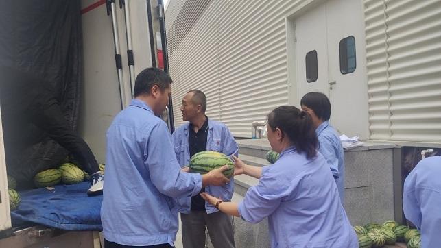 金坦公司开展夏日送清凉活动